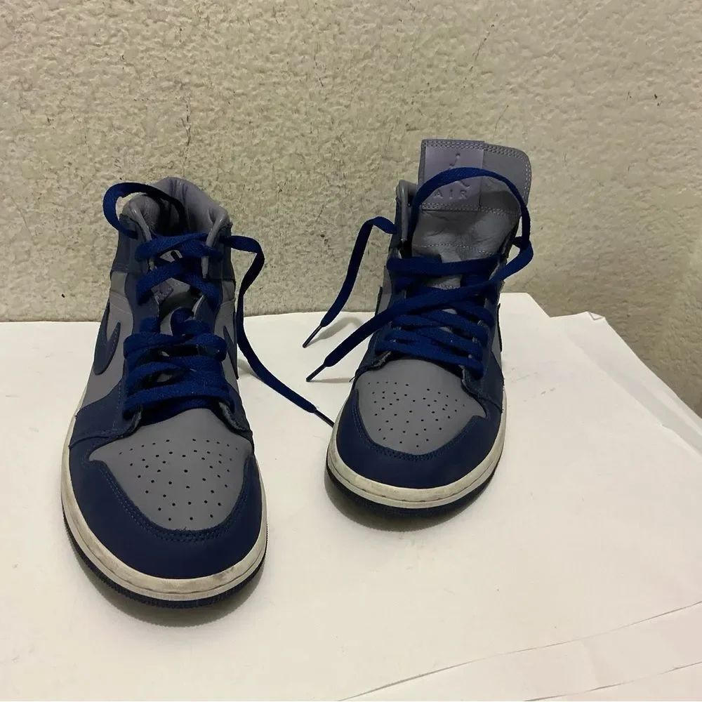 Nike Air Jordans 1 MID SE ‘iron Purple Deep Royal’ size 9.5/41